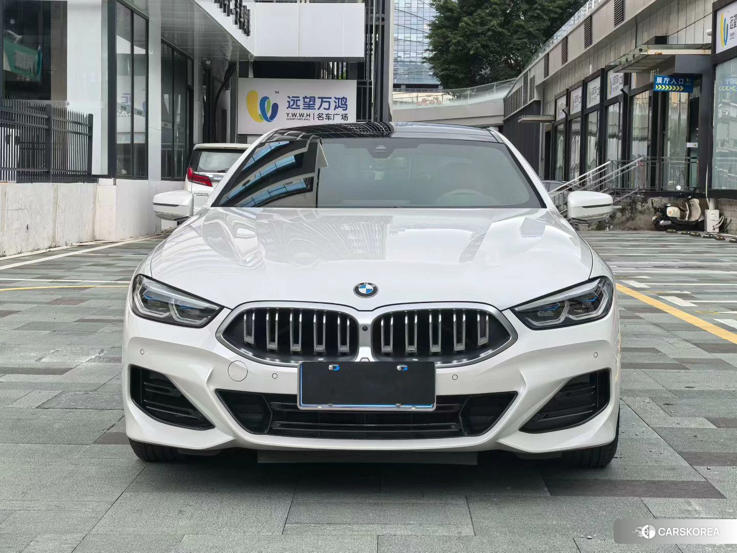 BMW 8 series 2022 Белый из Китая, фото 3