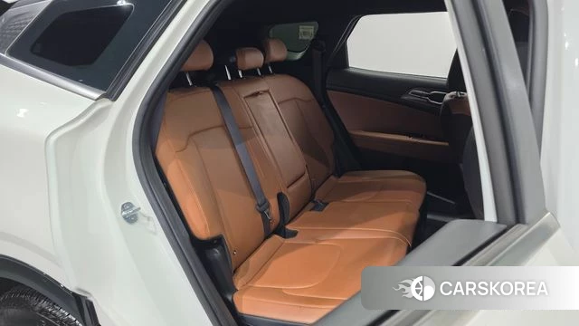 Kia Sportage 5th Generation Hybrid 2023 Белый из Кореи, фото 3