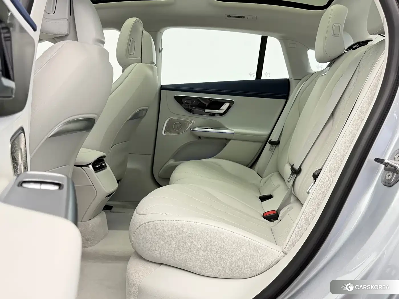 Mercedes-Benz EQE 2025 Silver/gray из Китая, фото 3