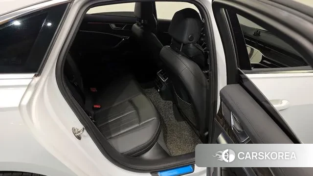 Audi A6 (C8) 2019 Белый из Кореи, фото 3