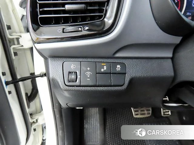 Kia Stonic 2018 Белый из Кореи, фото 3