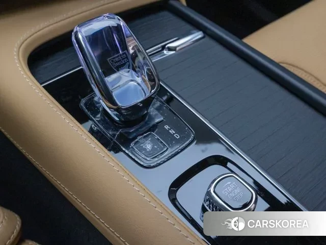 Volvo XC90 second Generation 2024 Песочный из Кореи, фото 3