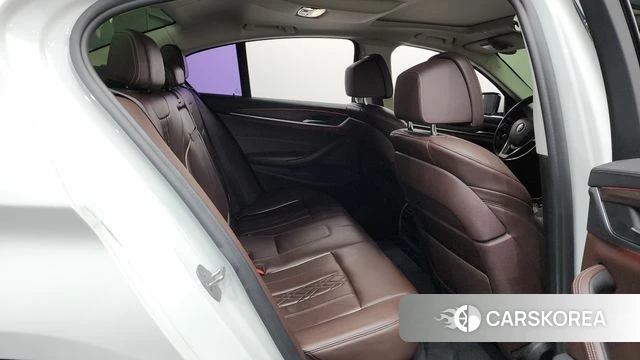 BMW 5 Series (G30) 2018 Белый из Кореи, фото 3