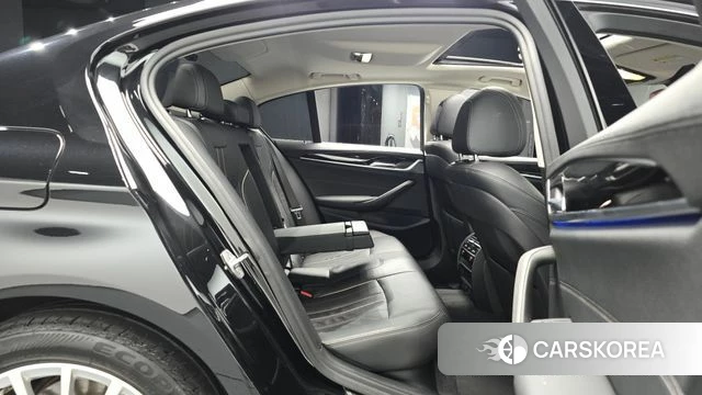 BMW 5 Series (G30) 2019 Черный из Кореи, фото 3