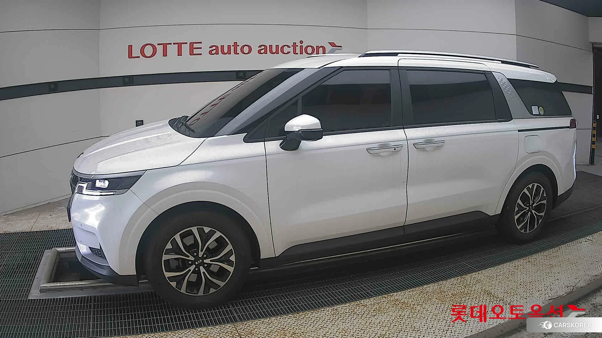 Kia Carnival 2021 Snow White Pearl (optional) из Кореи, фото 3