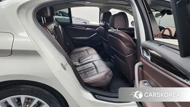 BMW 5 Series (G30) 2022 Белый из Кореи, фото 3