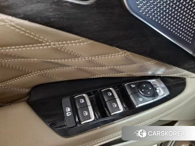 Kia K8 2023 Серебристо-серый из Кореи, фото 3