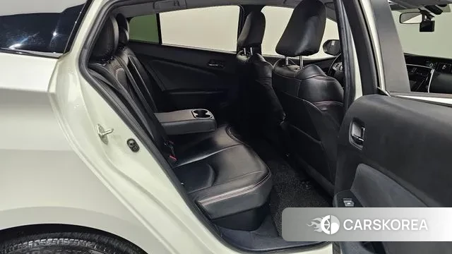 Toyota Prius 4th Generation 2018 Белый из Кореи, фото 3