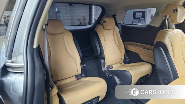 Kia Carnival 4th generation 2022 Серебряный из Кореи, фото 3