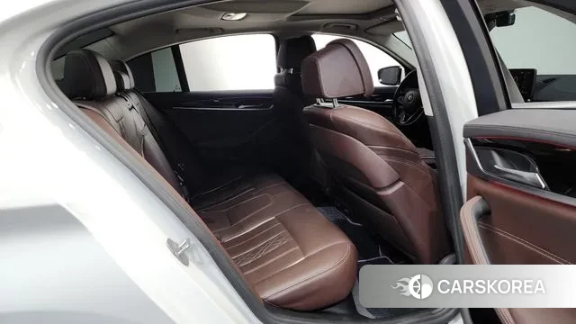 BMW 5 Series (G30) 2021 Белый из Кореи, фото 3