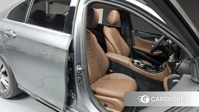 Mercedes-Benz E-Class W213 2019 Серебряный из Кореи, фото 3