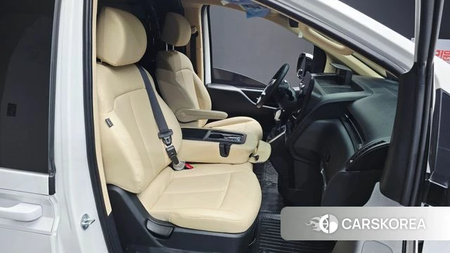 Hyundai Staria 2025 Белый из Кореи, фото 3