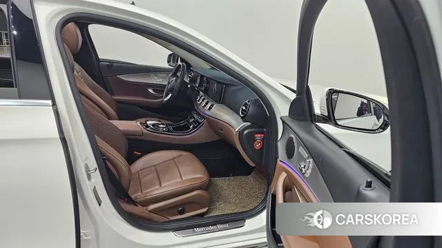 Mercedes-Benz E-Class W213 2018 Белый из Кореи, фото 3