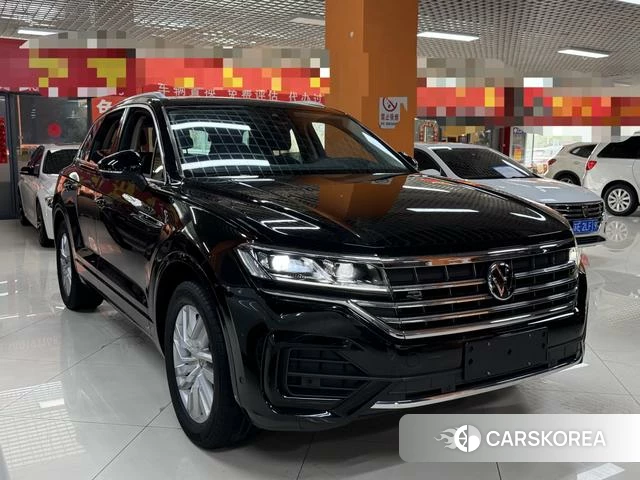 Volkswagen Touareg 2023 Черный из Китая, фото 3