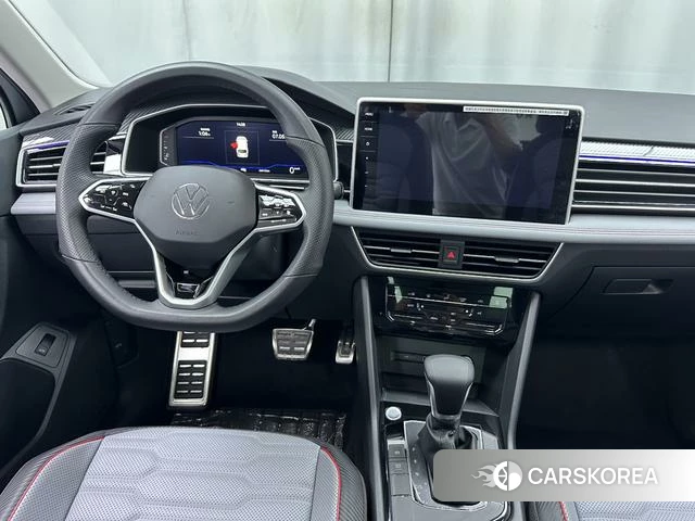 Volkswagen Tiguan L 2022 Серебристо-серый из Китая, фото 3