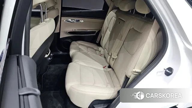 Genesis GV70 2023 Белый из Кореи, фото 3