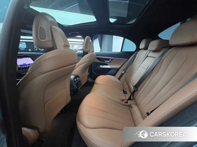 Mercedes-Benz E-Class W214 2025 Синий нефрит из Кореи, фото 3