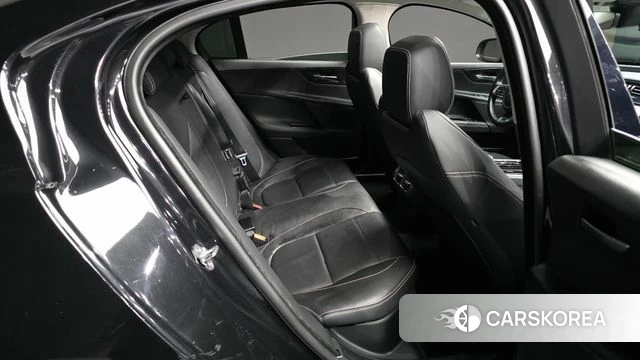 Jaguar XE 2019 Черный из Кореи, фото 3