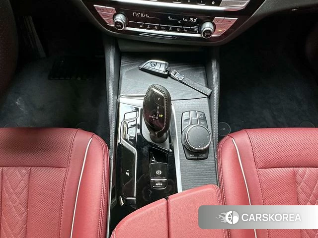 BMW 5 series 2023 Черный из Китая, фото 3
