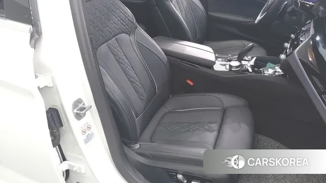 BMW 5 Series (G30) 2022 Белый из Кореи, фото 3