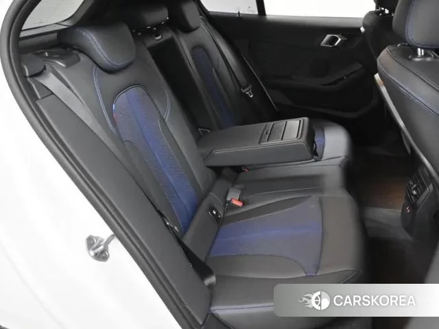 BMW 1 Series (F40) 2023 Белый из Кореи, фото 3