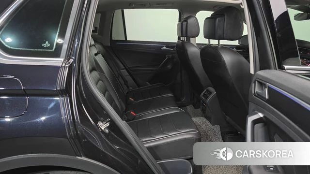 Volkswagen Tiguan second Generation 2022 Черный из Кореи, фото 3