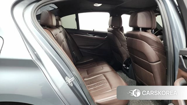 BMW 5 Series (G30) 2018 Серый из Кореи, фото 3