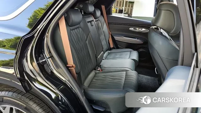 Genesis GV70 2023 Черный из Кореи, фото 3