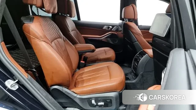 BMW X7 (G07) 2021 Черный из Кореи, фото 3