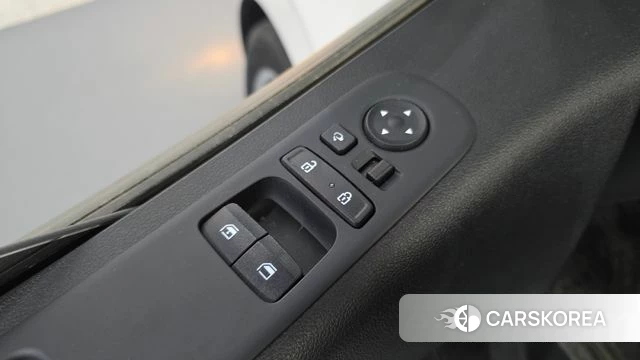 Hyundai Staria 2022 Белый из Кореи, фото 3