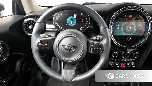 Mini Cooper 2023 Белый из Кореи, фото 3