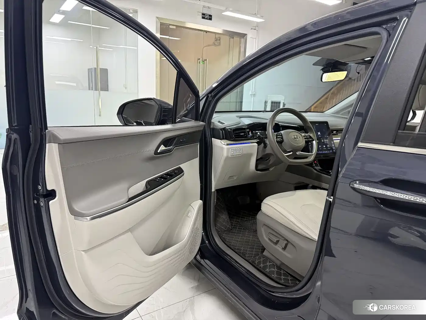 Hyundai Custo 2022 Silver/gray из Китая, фото 3