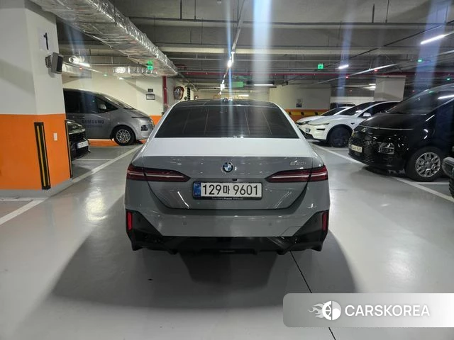 BMW 5 Series (G60) id 3896422 из Кореи 3