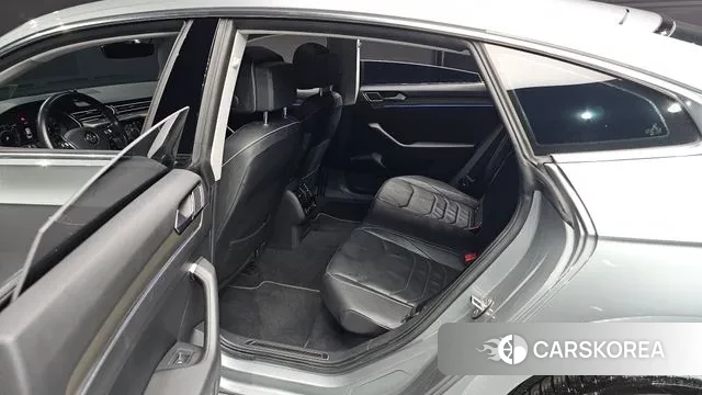 Volkswagen Arteon 2019 Серебристо-серый из Кореи, фото 3