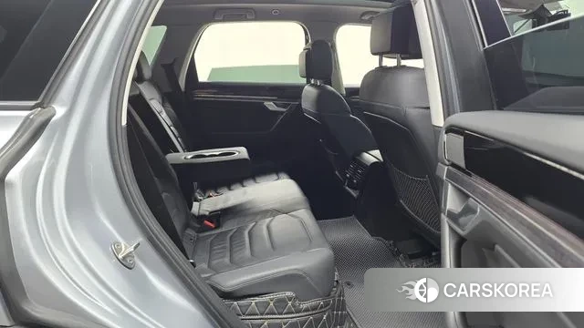 Volkswagen Touareg 3rd generation 2021 Серебряный из Кореи, фото 3