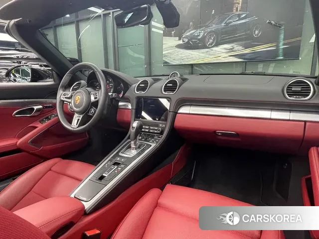 Porsche 718 Boxster 2024 Черный из Кореи, фото 3