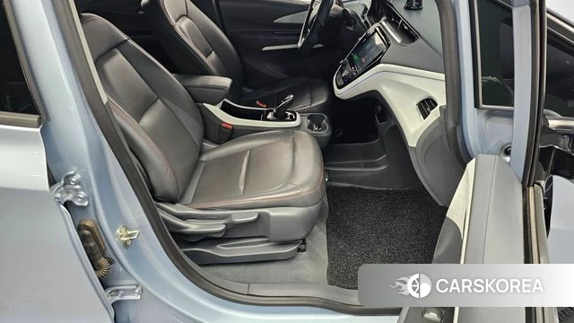 Chevrolet (GM Daewoo) Bolt EV 2018 Светло-серебряный цвет из Кореи, фото 3