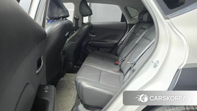 Hyundai Kona (SX2) 2023 Серебристо-серый из Кореи, фото 3