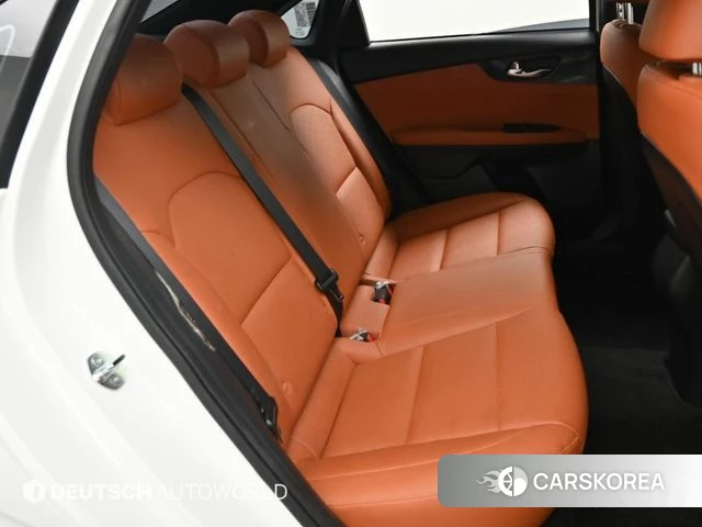 Kia The New K3 2nd generation 2024 Белый из Кореи, фото 3