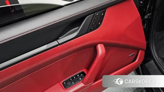 Porsche 911(992) 2022 Черный из Кореи, фото 3