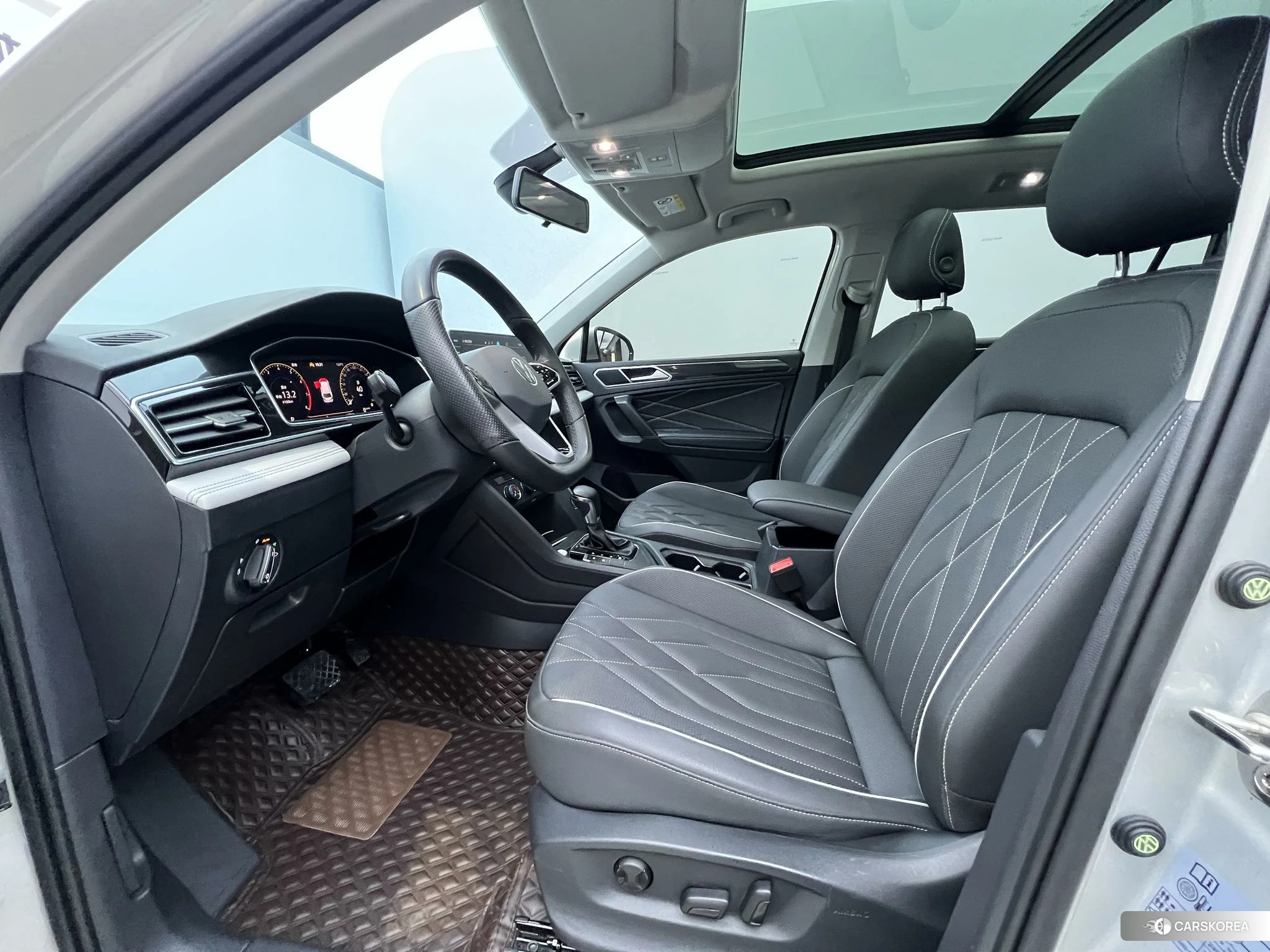 Volkswagen Tiguan L 2022 Шампань из Китая, фото 3