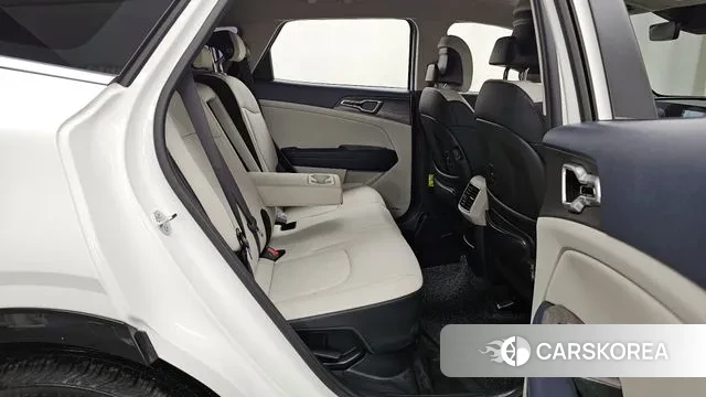 Kia Sportage 5th Generation Hybrid 2024 Белый из Кореи, фото 3