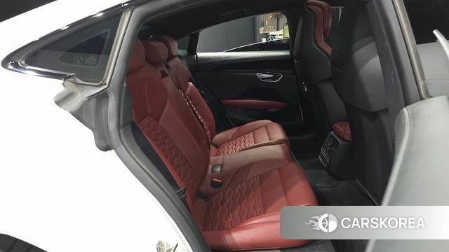 Audi e-Tron GT 2022 Белый из Кореи, фото 3
