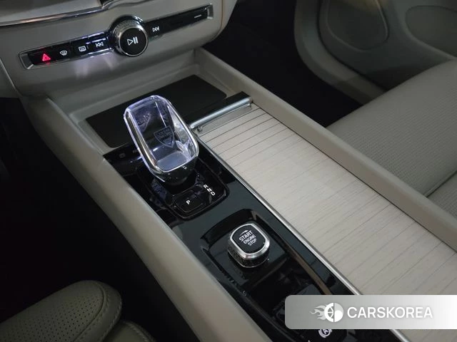 Volvo XC60 second Generation 2026 Черный из Кореи, фото 3