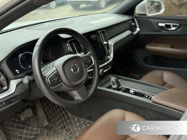 Volvo S60 2022 Белый из Китая, фото 3