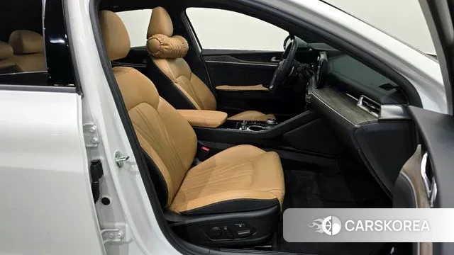 Kia K5 3rd generation 2023 Белый из Кореи, фото 3