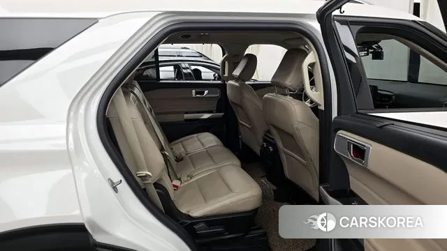 Ford Explorer 6th Generation 2022 Белый из Кореи, фото 3