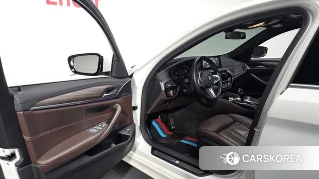 BMW 5 Series (G30) 2020 Белый из Кореи, фото 3