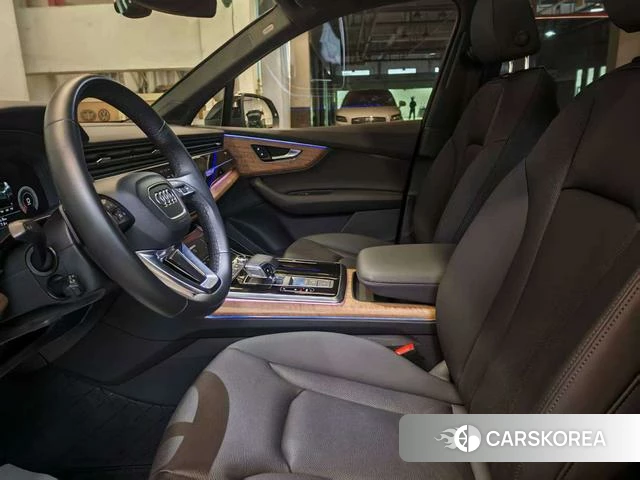 Audi Q7 2022 Черный из Китая, фото 3
