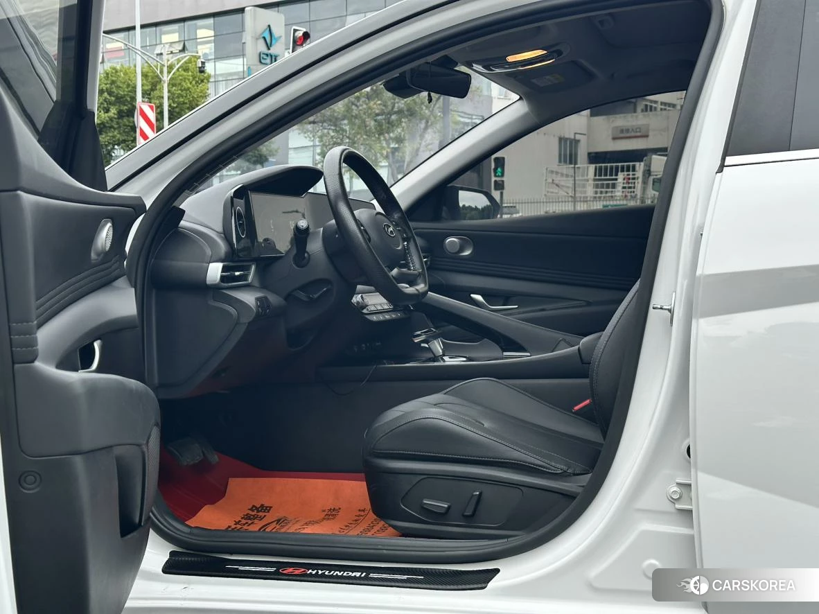Hyundai Elantra 2023 Белый из Китая, фото 3